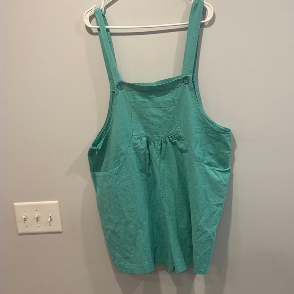 Green Sleeveless Boxy Romper - Picture 3 of 8